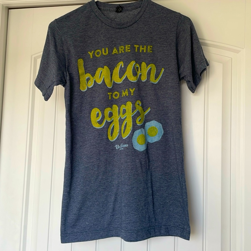 Novelty tee, size small.